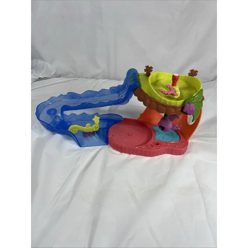 2011 Littlest Pet Shop Walkables Slide and Dive Lagoon Penguin #2460‎